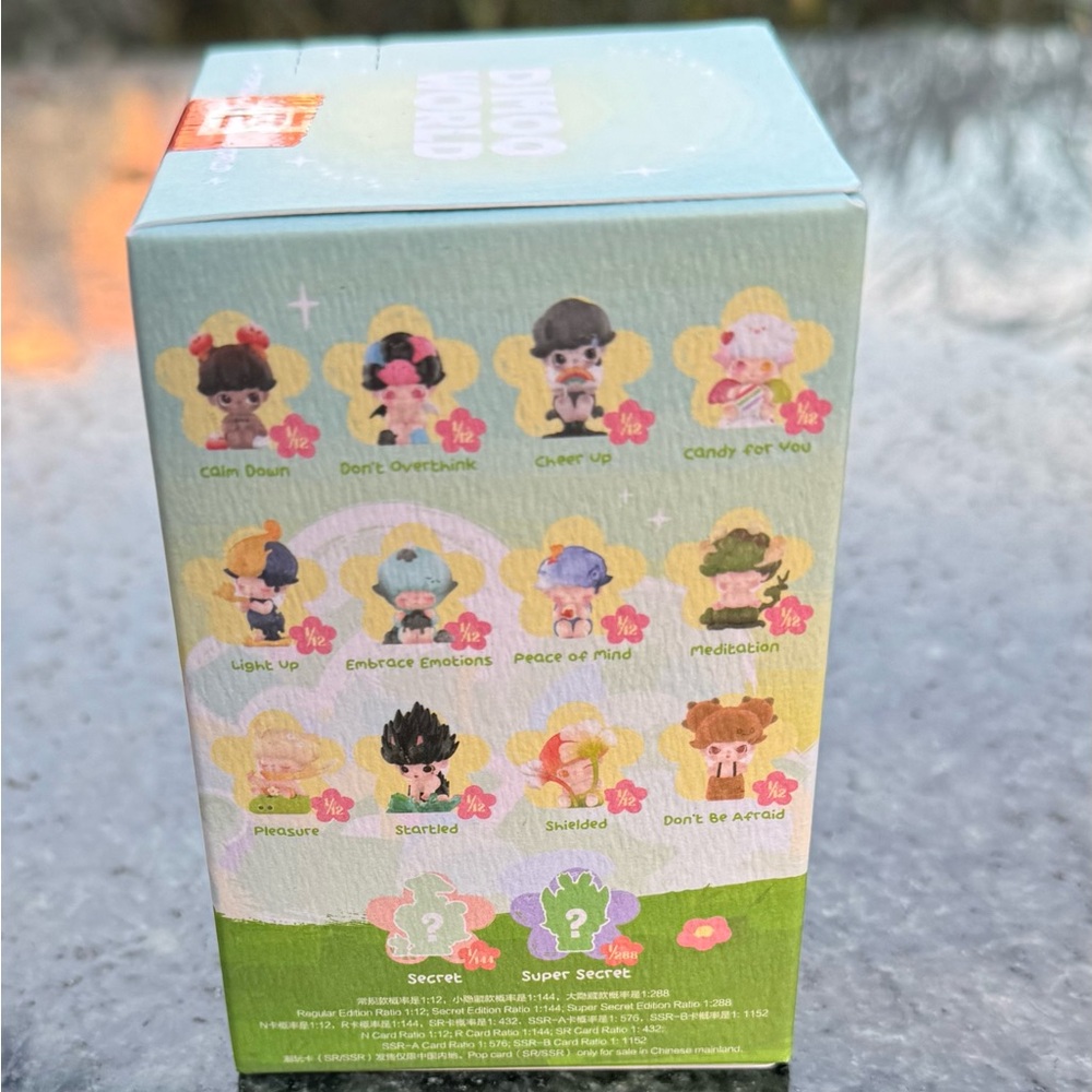 Dimoo World Collectible Figure - Picture 2 of 3